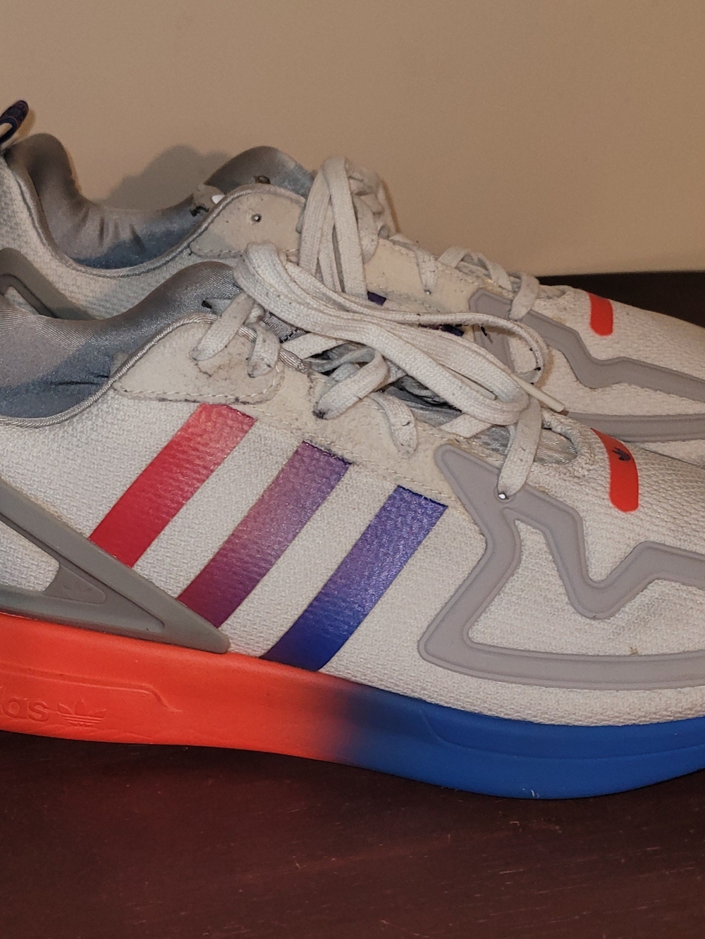 Adidas Origanals ZX 2K White Sneakers with Gradient Three-Stripes Mens Size 11.5